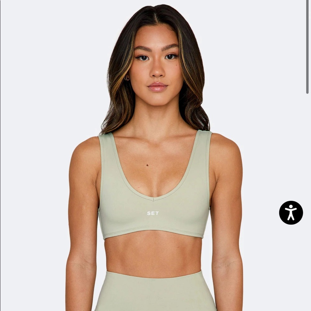 ISO SETActive Sportbody Dip Bra in the color thistle.